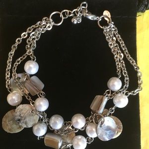 📿Premier Designs-3 strand shell/pearl bracelet🐚